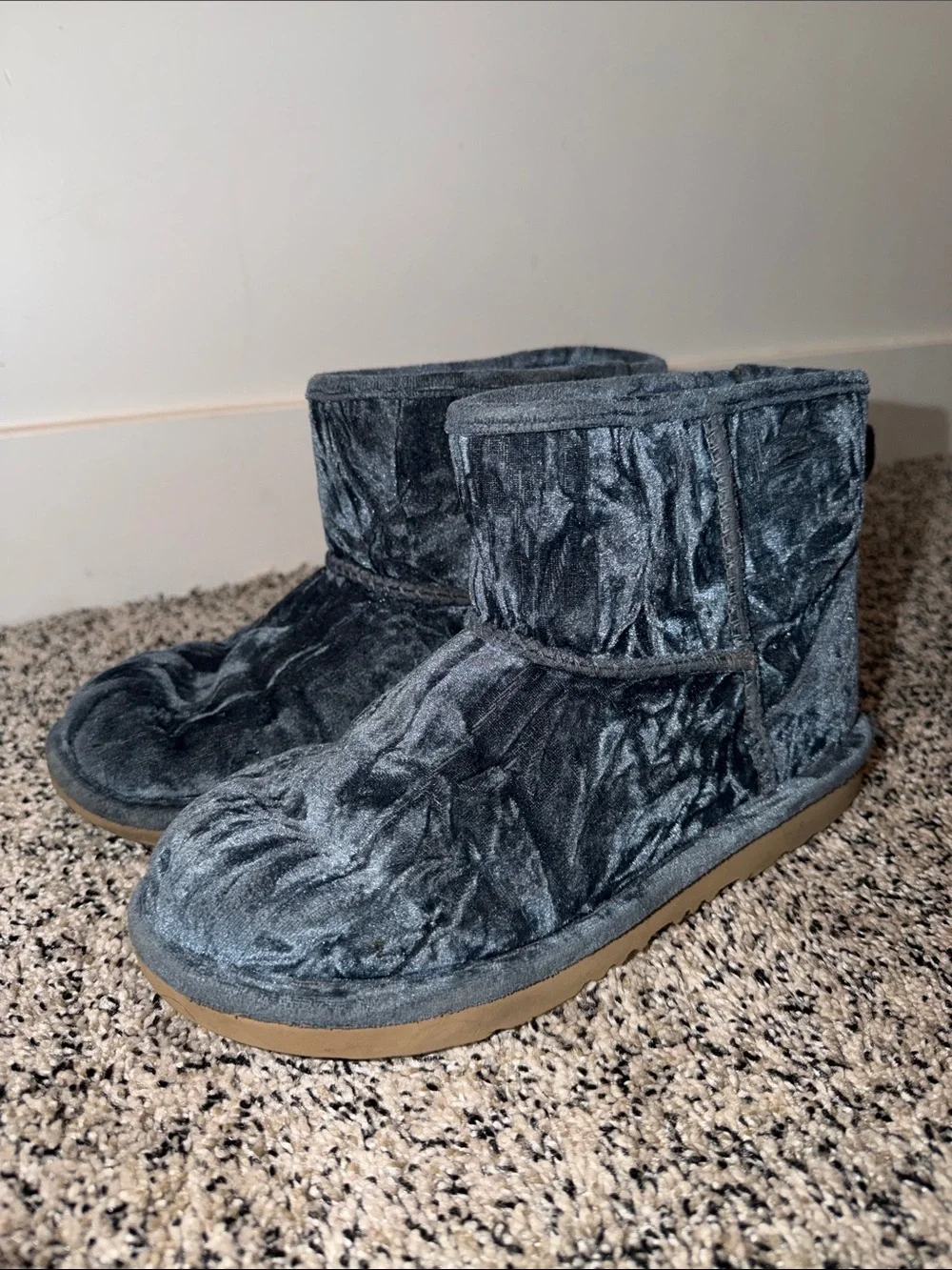 UGG Classic Mini II Velvet Fashion Winter Boots Ocean Blue Women's Size 6